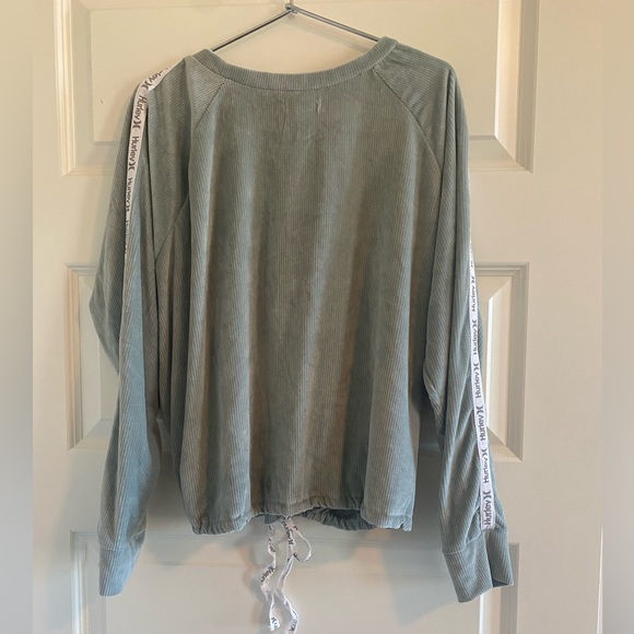 Ultra soft Hurley Long-sleeve Top - Picture 2 of 4